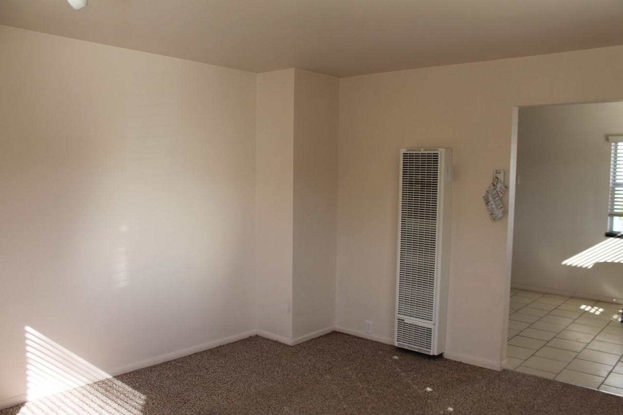 75 11th St - Photo 3 of 23