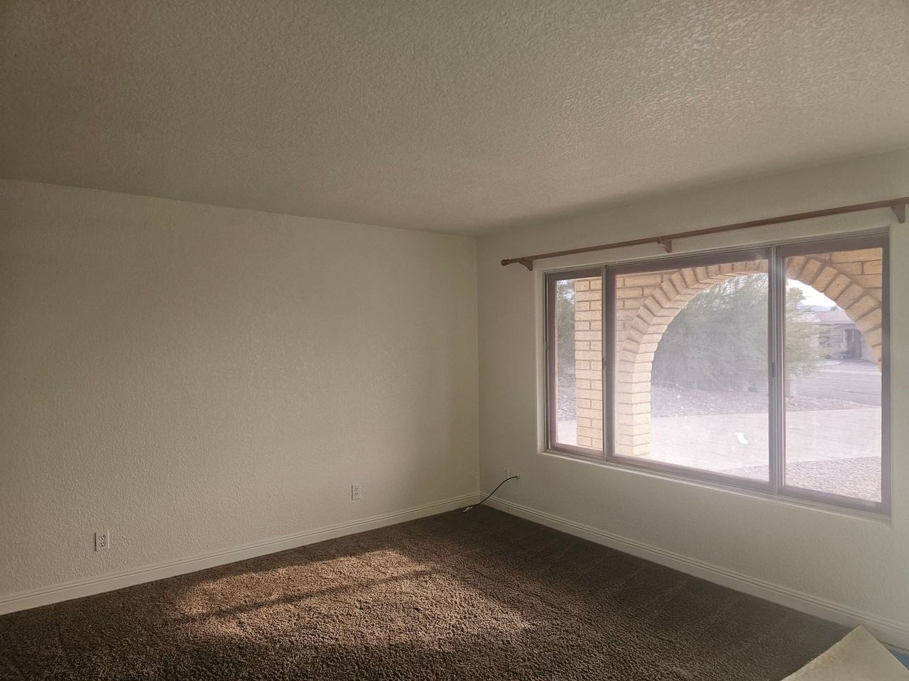 1971 Cliffrose Dr - Photo 2 of 21