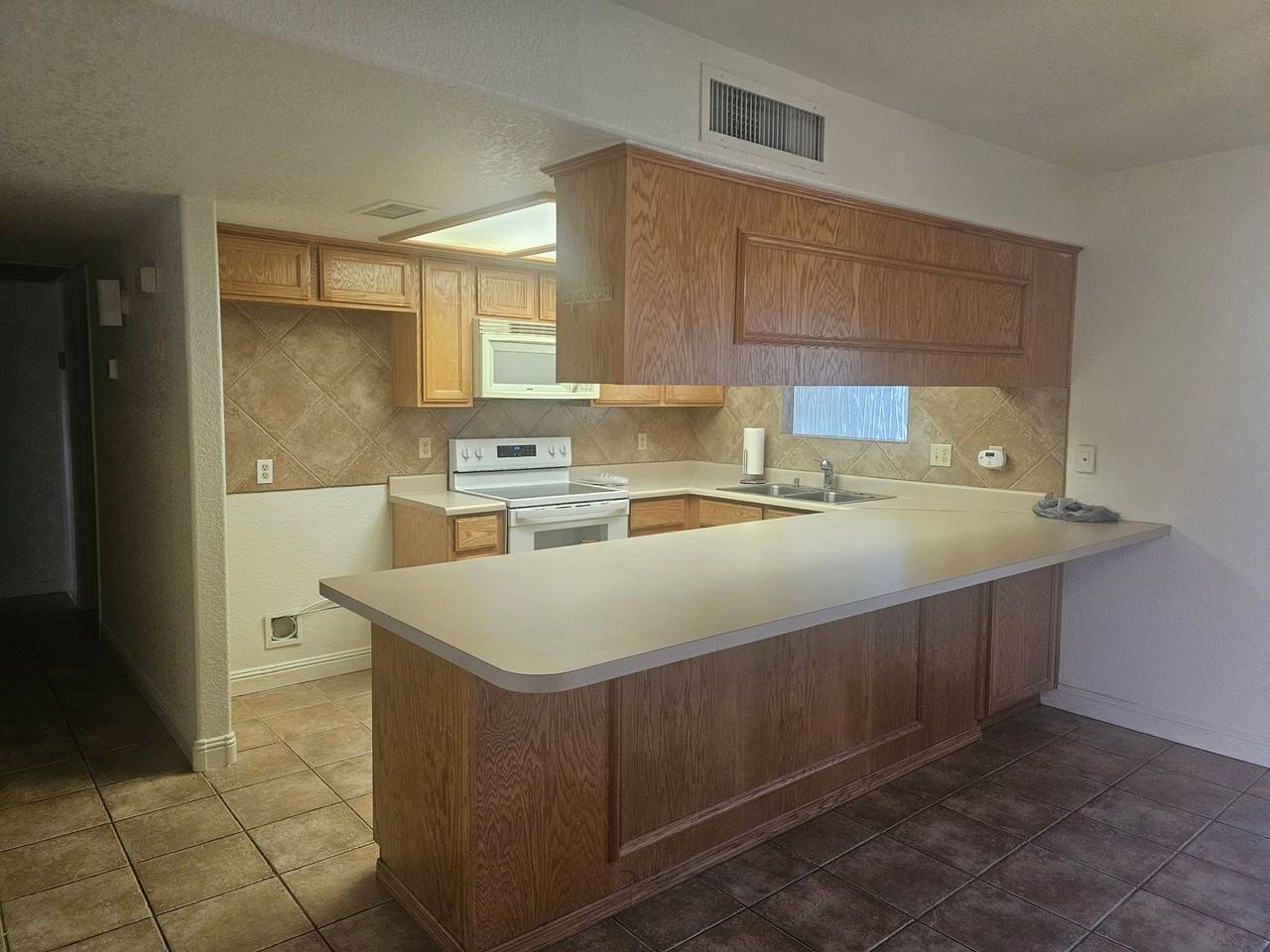 1971 Cliffrose Dr - Photo 7 of 21