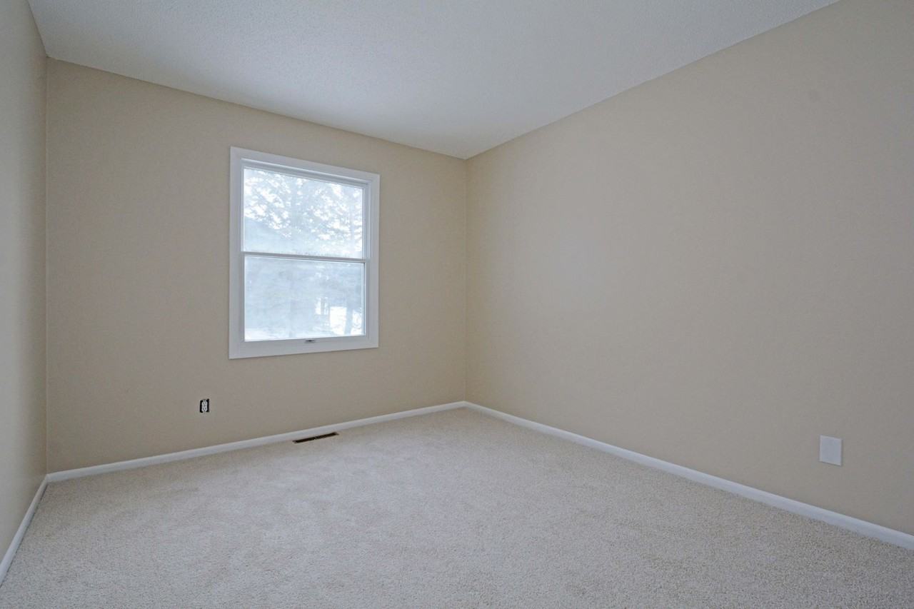 5458 Egan Dr - Photo 7 of 12