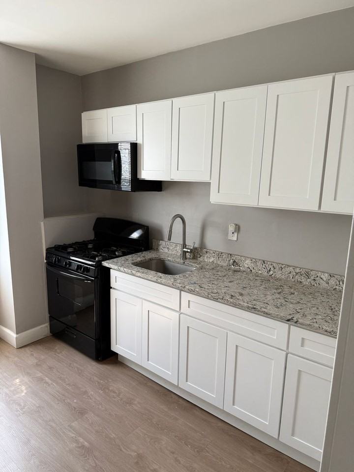 601 E 29th St - Photo 3 of 12