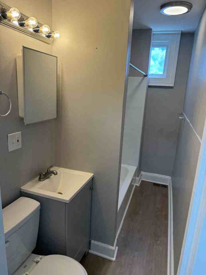 601 E 29th St - Photo 6 of 12