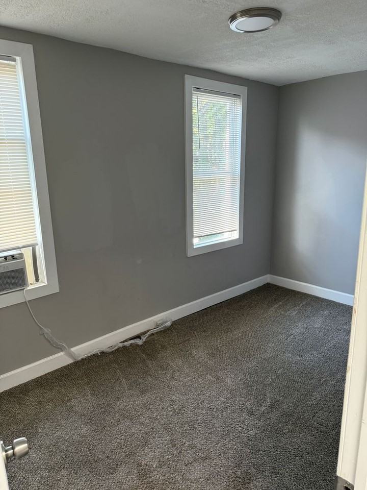 601 E 29th St - Photo 7 of 12