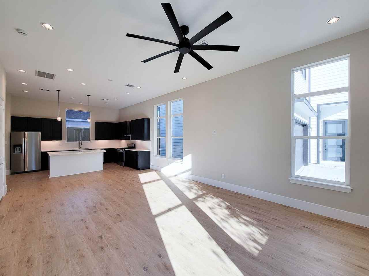 5613 Leonard St - Photo 7 of 44