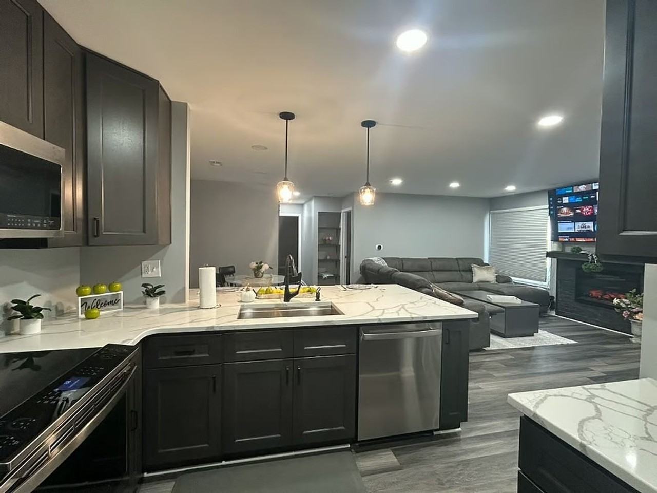 220 Jennifer Ct - Photo 5 of 12