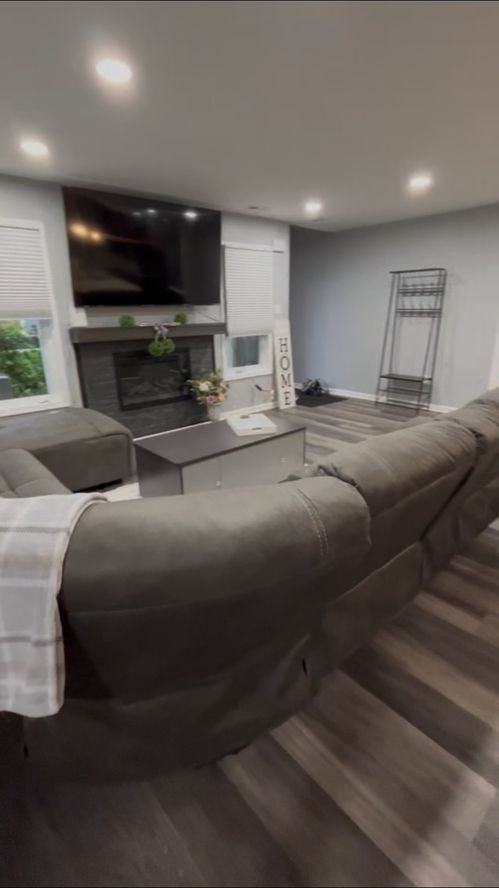 220 Jennifer Ct - Photo 3 of 12