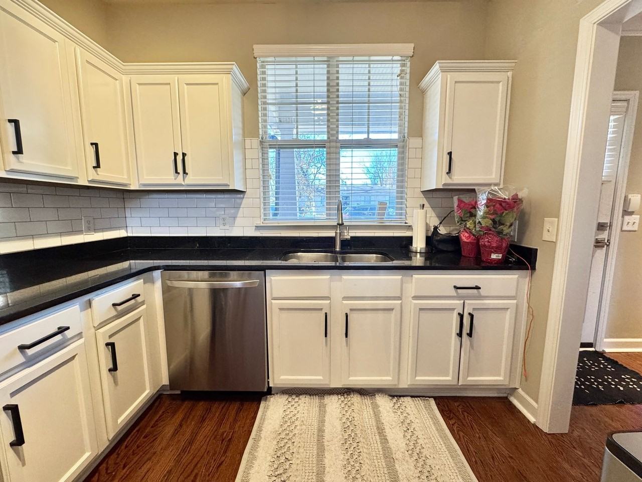 2216 Knowles Ave - Photo 6 of 35