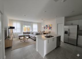 1082 Se 2nd Ter - Photo 1 of 1