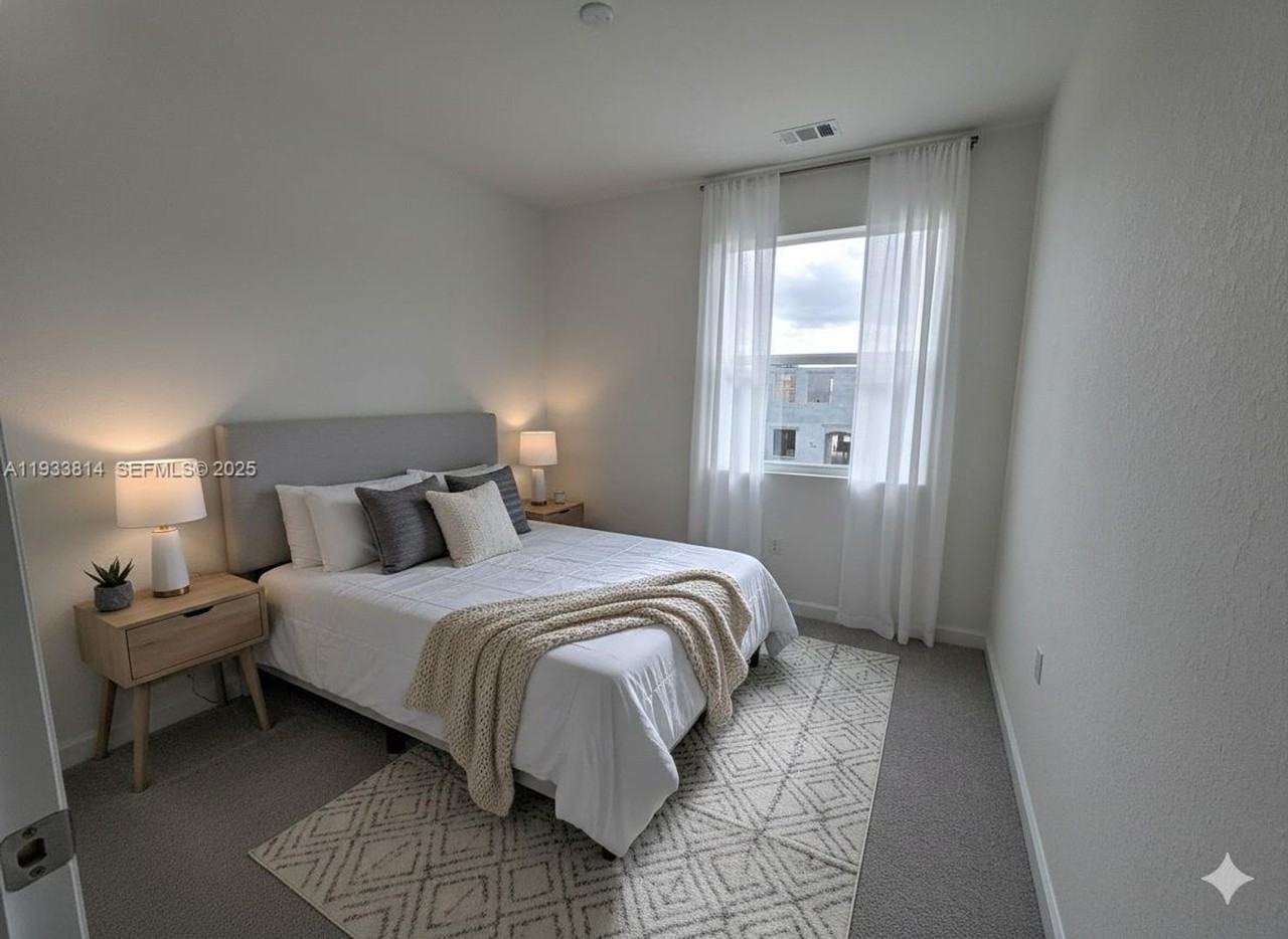 1082 Se 2nd Ter - Photo 5 of 10