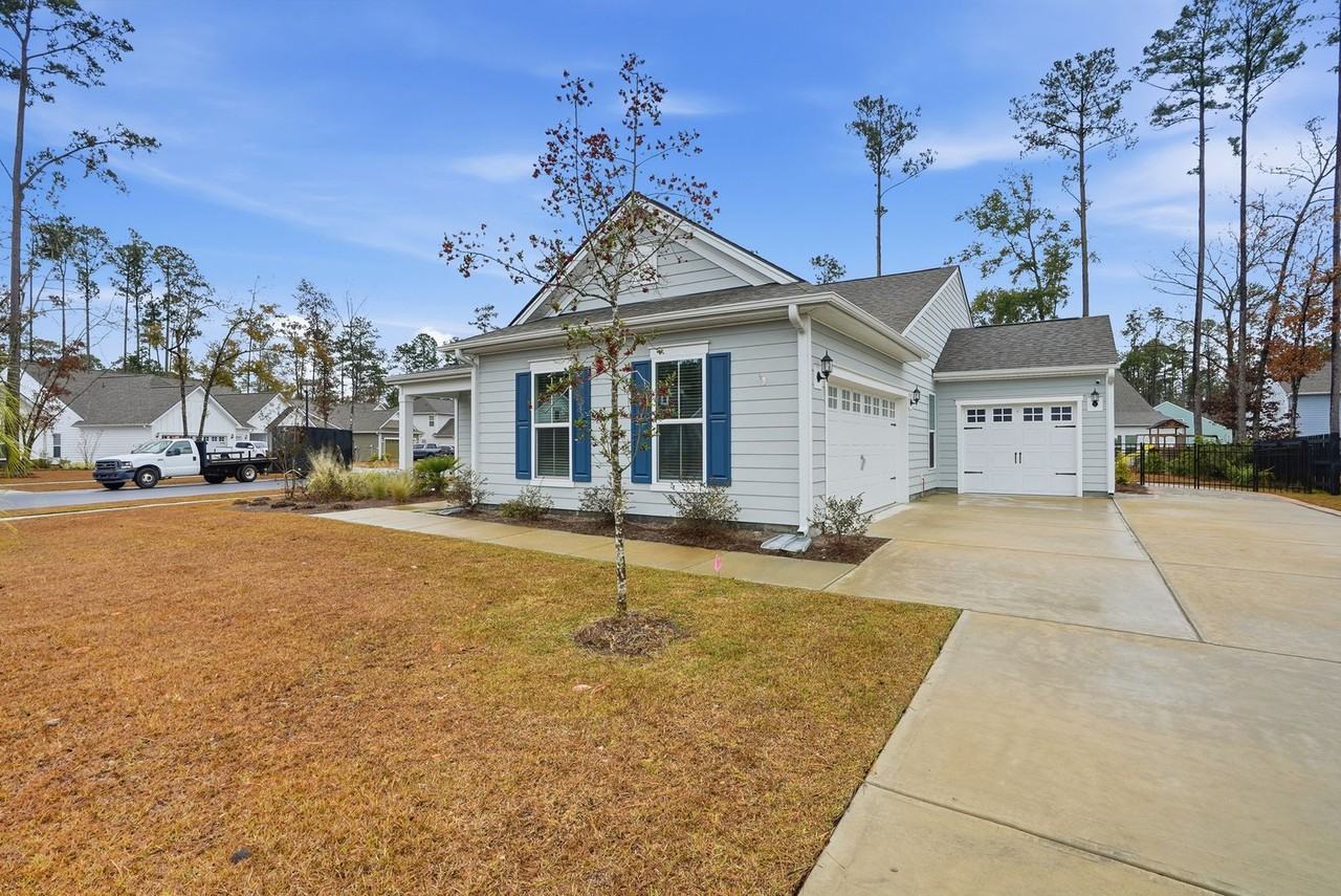 9 Higginson Dr - Photo 2 of 33