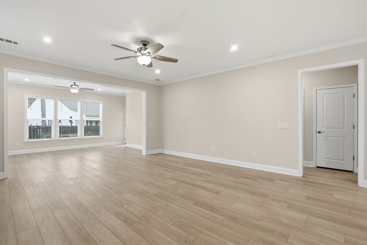 9 Higginson Dr - Photo 6 of 33