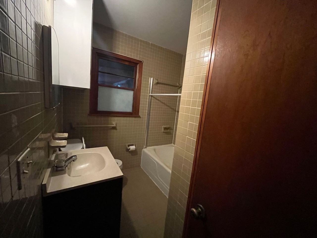 472 E Jordan Ave - Photo 6 of 11