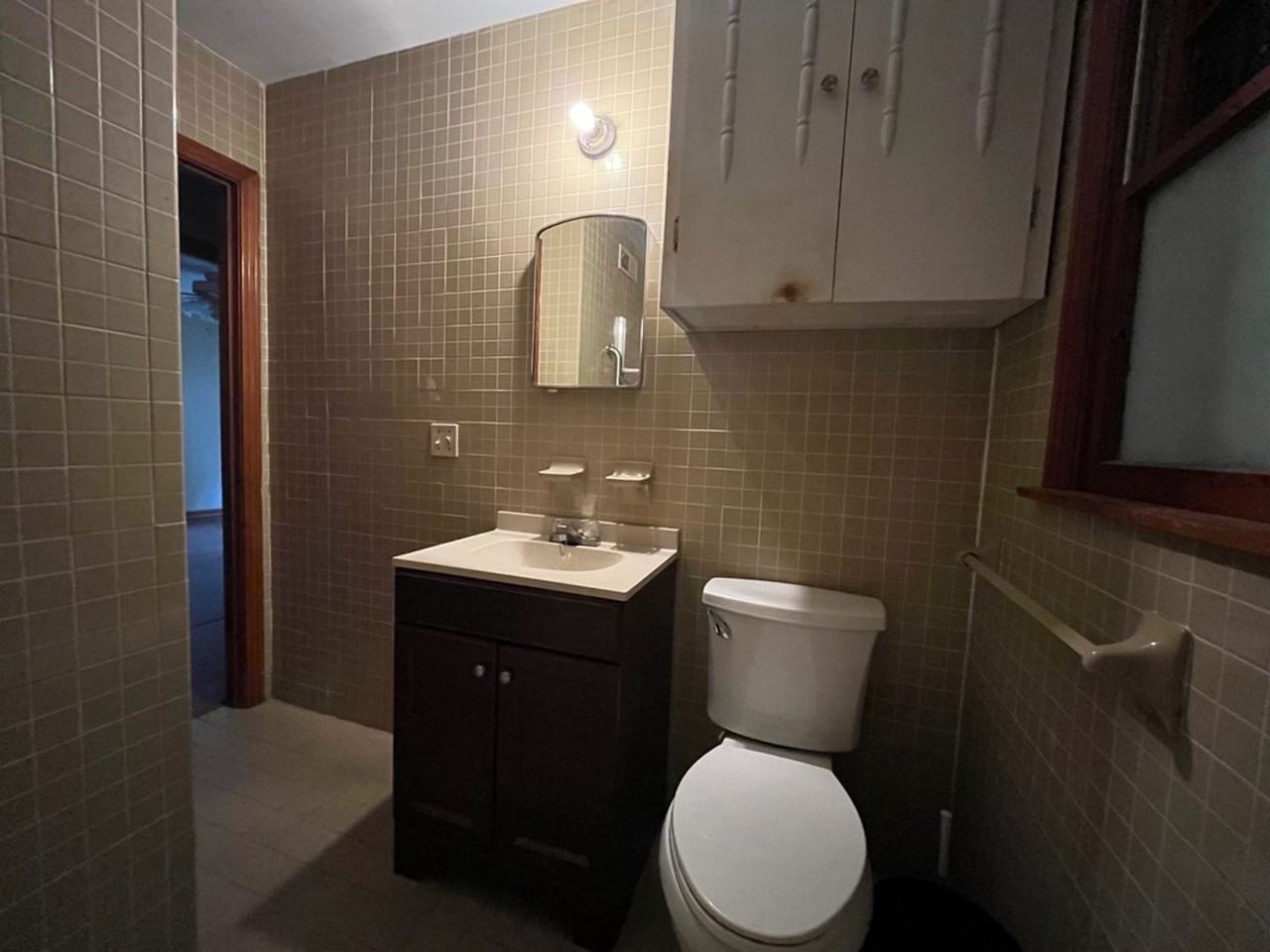 472 E Jordan Ave - Photo 7 of 11