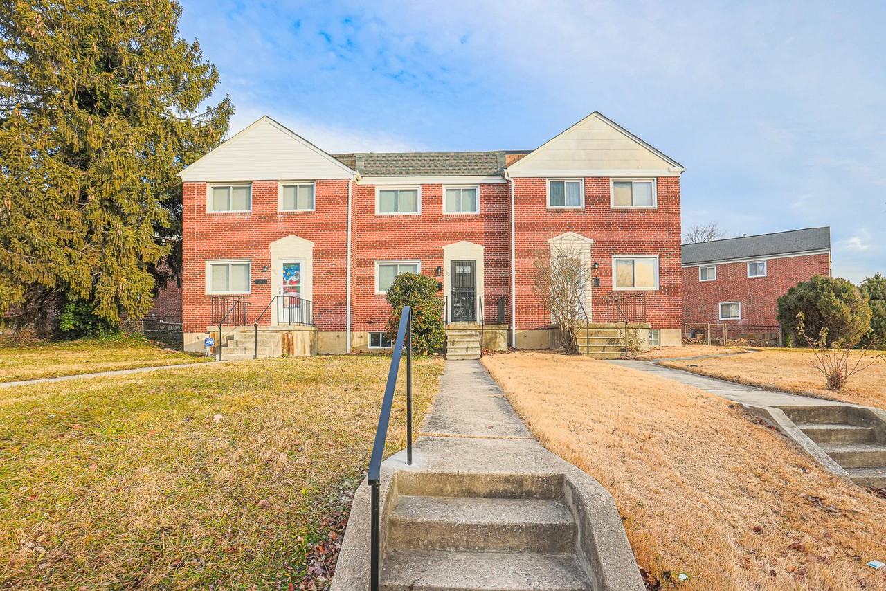 1302 Kenton Rd - Photo 2 of 50