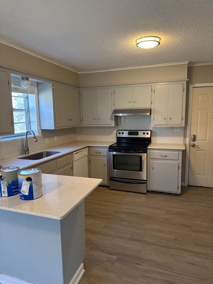 4020 N 57th St - Photo 4 of 10