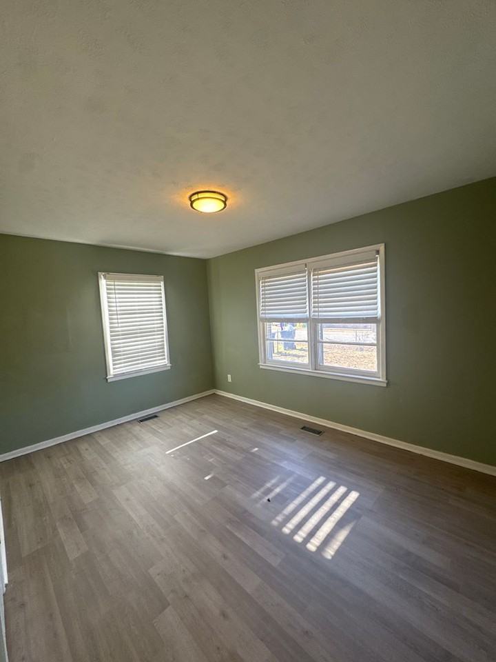 4020 N 57th St - Photo 6 of 10