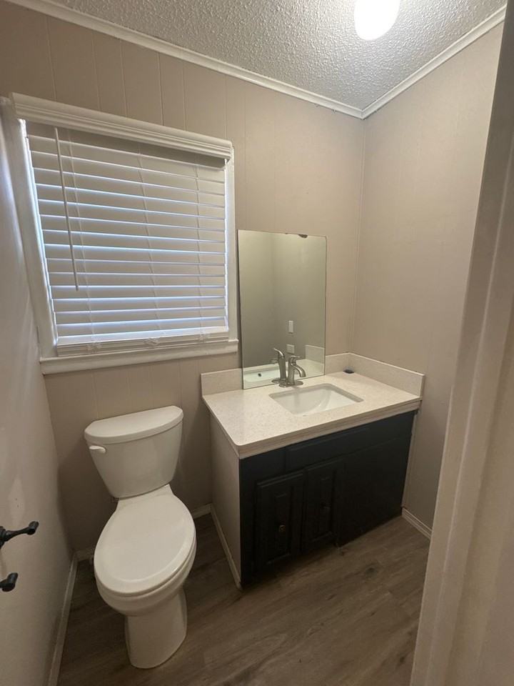 4020 N 57th St - Photo 7 of 10