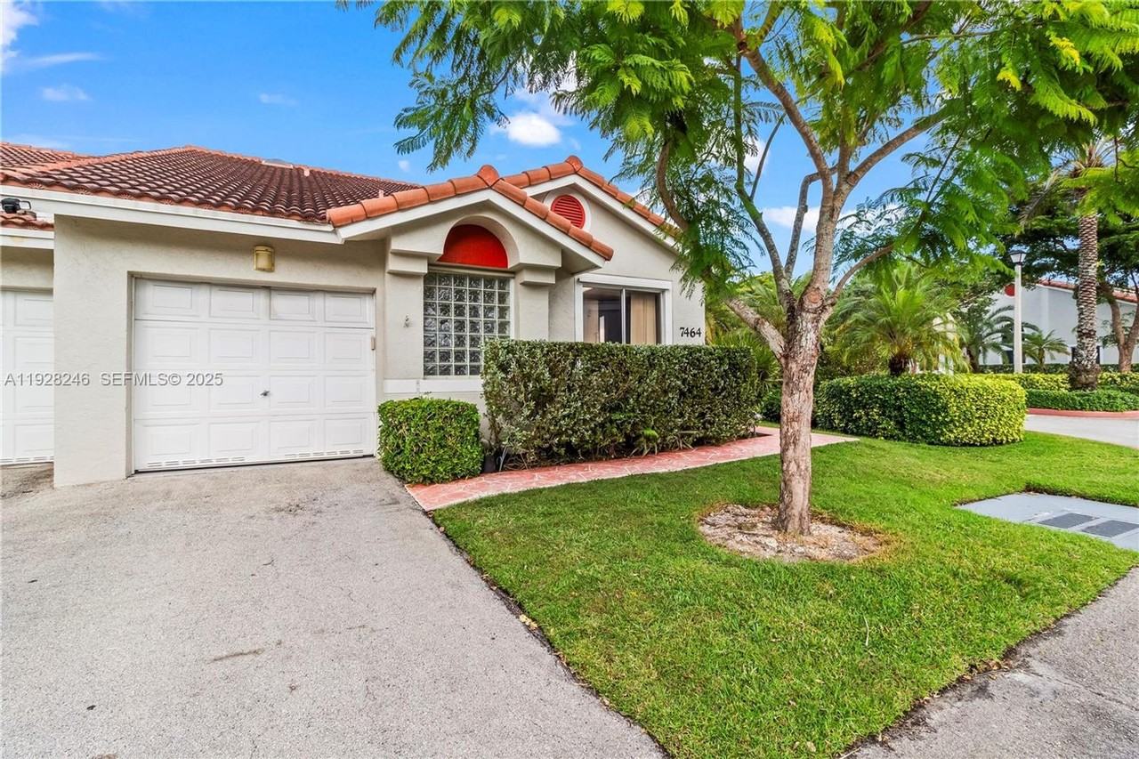 7464 Pinewalk Dr S #18 - Photo 7 of 16