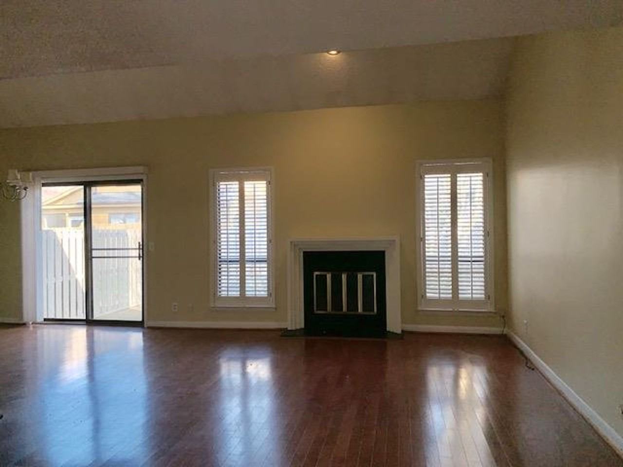 623 Barlin Dr - Photo 4 of 20