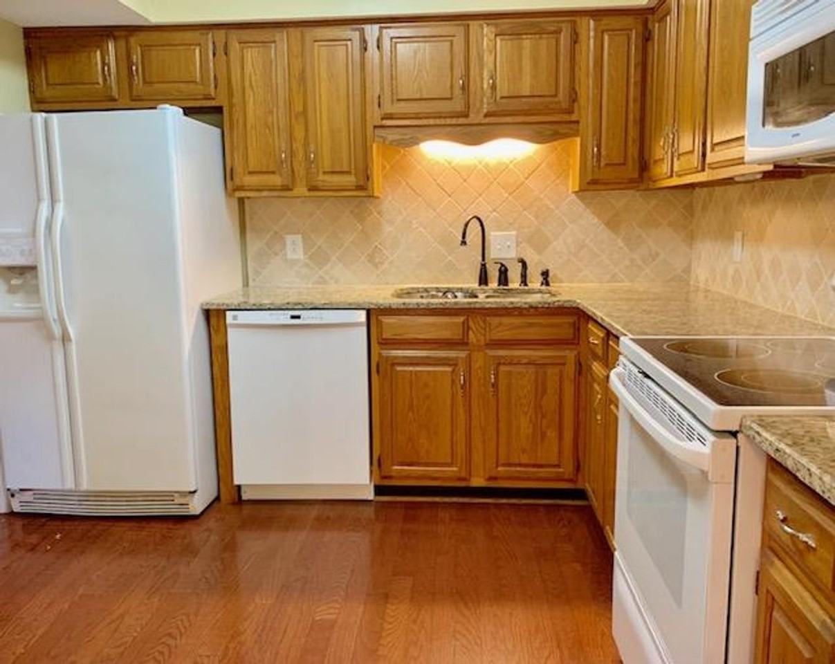 623 Barlin Dr - Photo 6 of 20