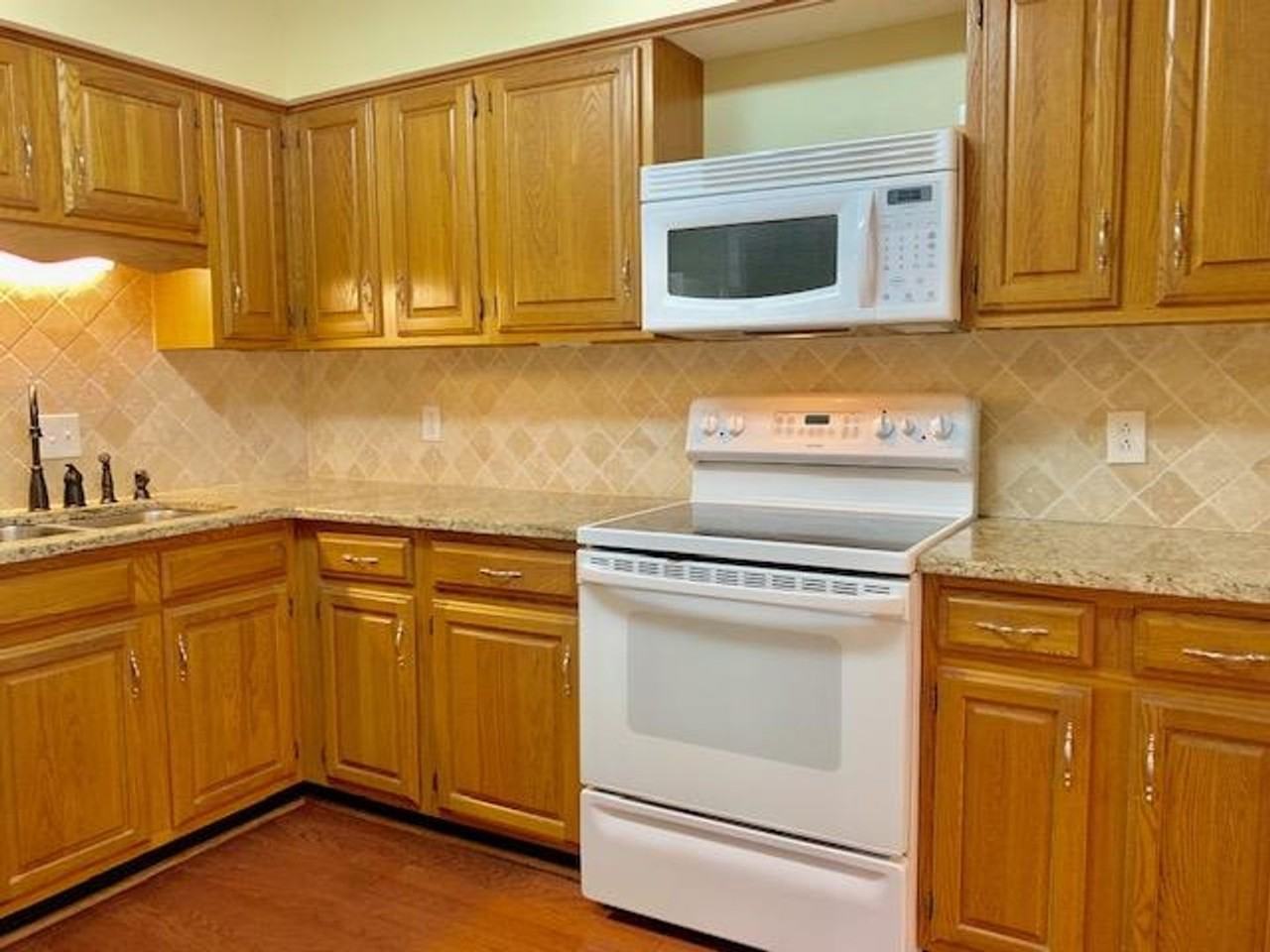 623 Barlin Dr - Photo 7 of 20