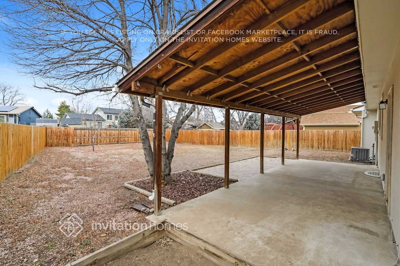 10631 Queen St - Photo 5 of 18