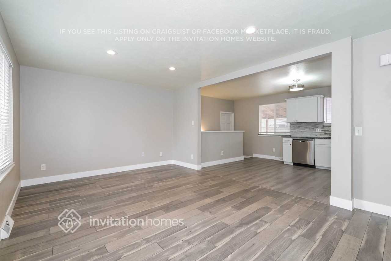 10631 Queen St - Photo 6 of 18