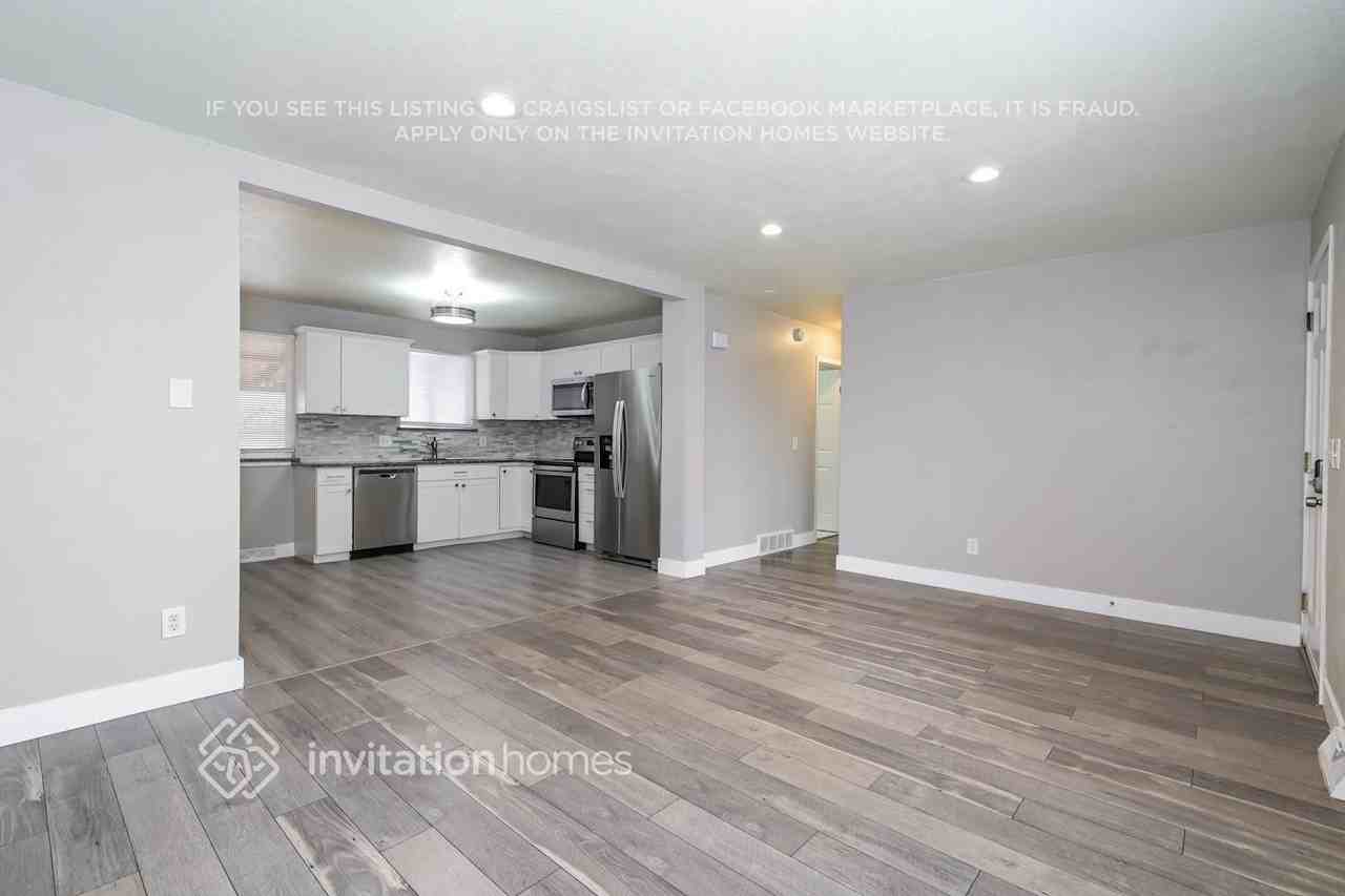 10631 Queen St - Photo 7 of 18