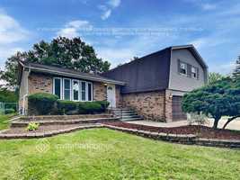 featured image of 23017 Lakeshore Dr