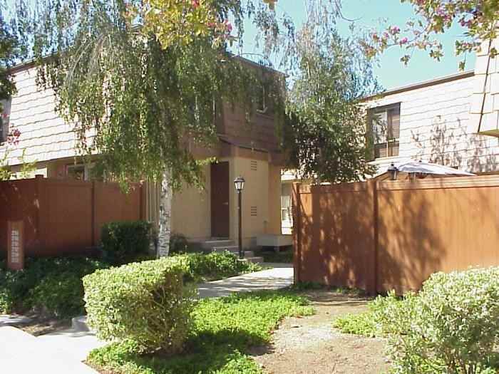 27509 Endeavor St - Photo 3 of 17