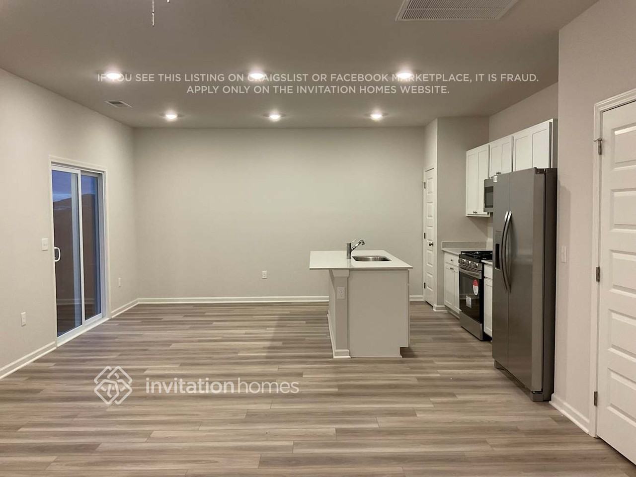 5088 Mifford Dr - Photo 3 of 11