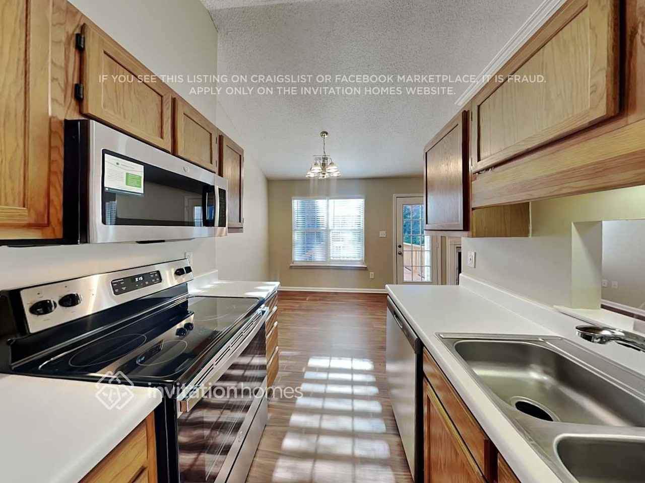 4303 Lothar Ridge Ln - Photo 6 of 18