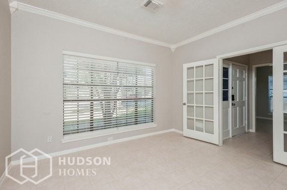 13111 Georgetown Dr - Photo 4 of 18