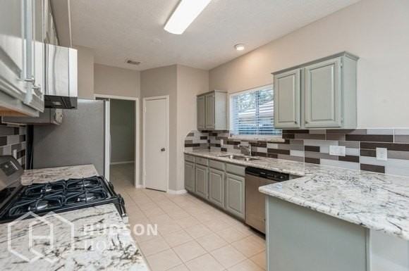 13111 Georgetown Dr - Photo 5 of 18