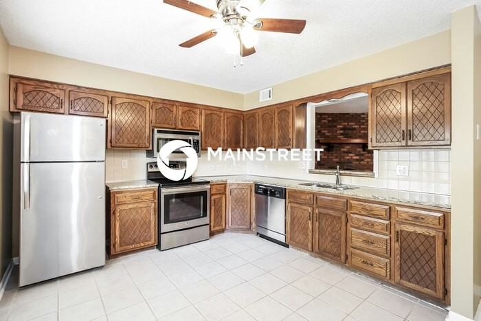 16317 Mckinley St - Photo 7 of 17