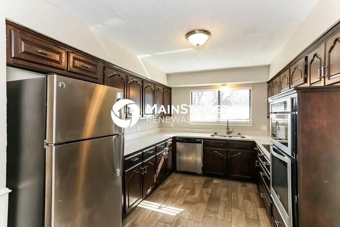 330 Cedar Creek Dr - Photo 7 of 17