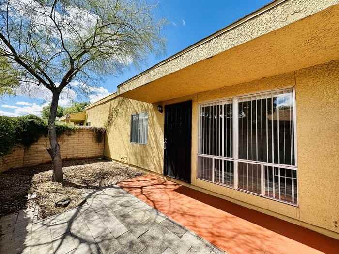 3231 E Presidio Rd #302 - Photo 3 of 18