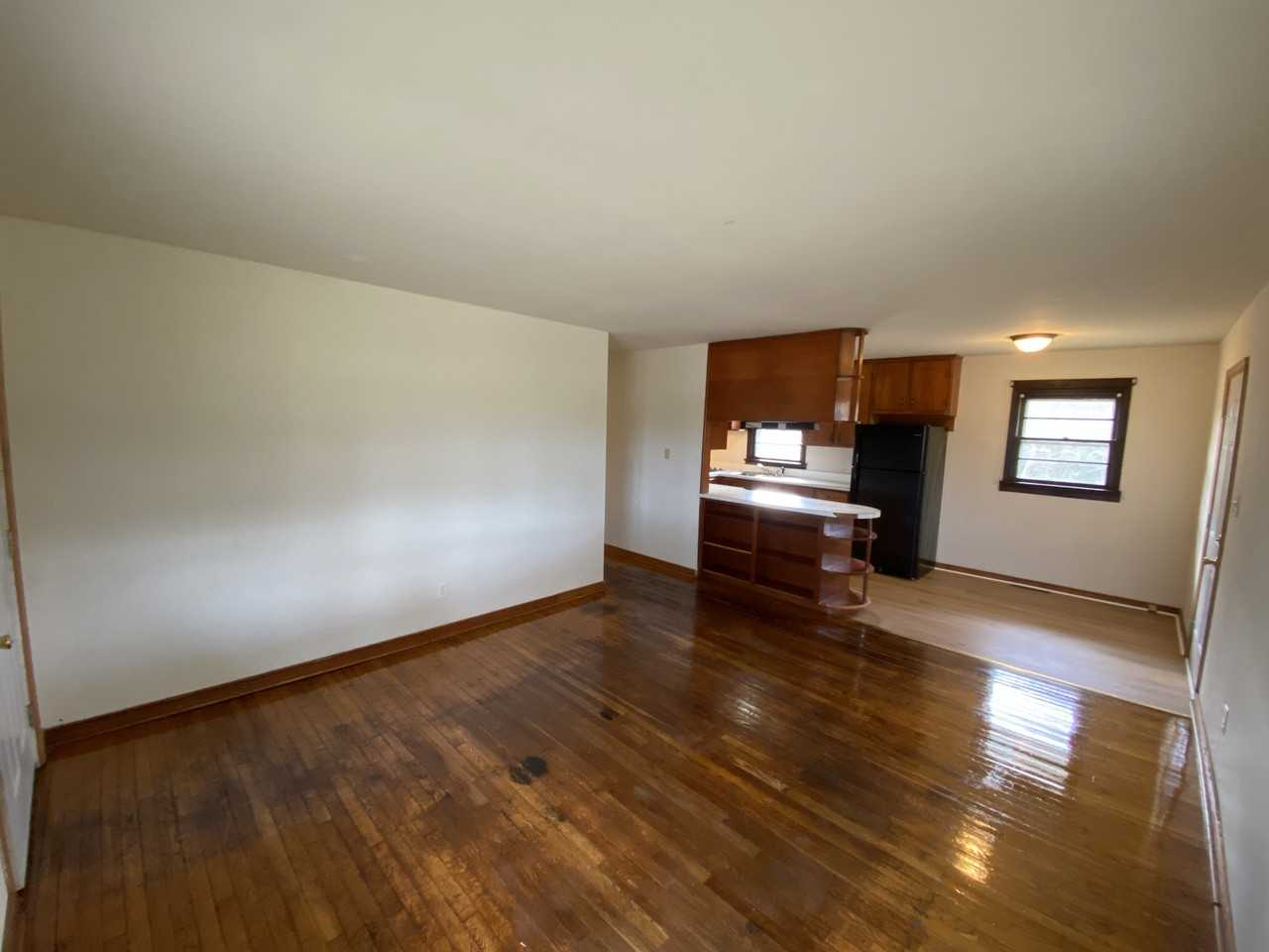 10514 Robert E. Lee Drive - Photo 3 of 29