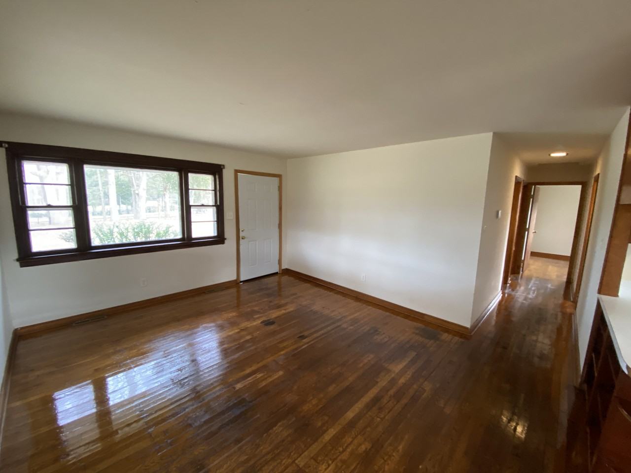 10514 Robert E. Lee Drive - Photo 4 of 29