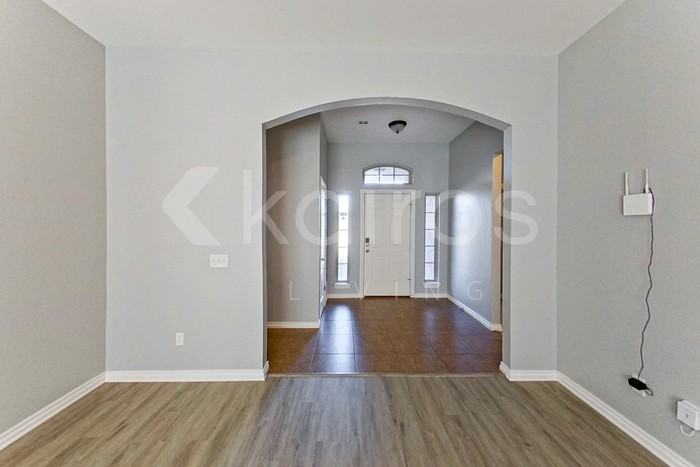 Se 21st St - Photo 2 of 20