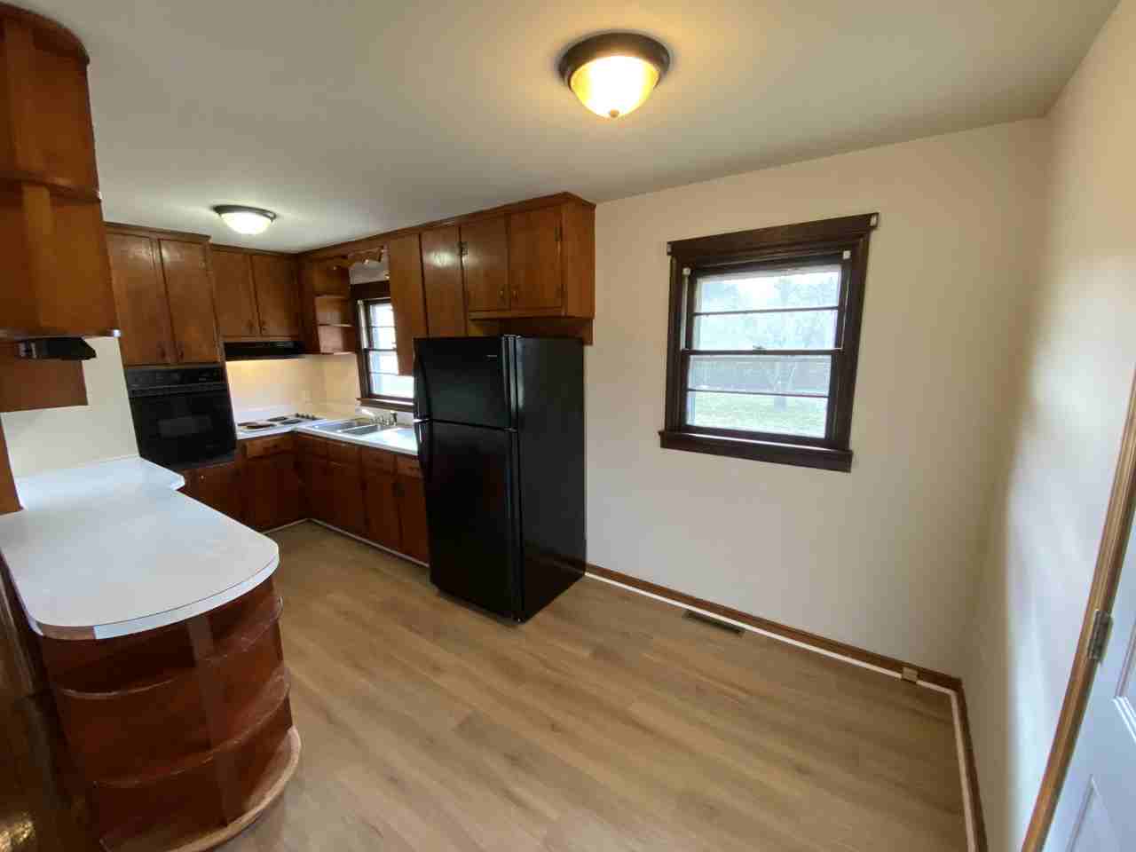 10514 Robert E. Lee Drive - Photo 5 of 29