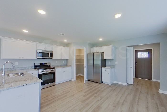 656 June St - Photo 7 of 27