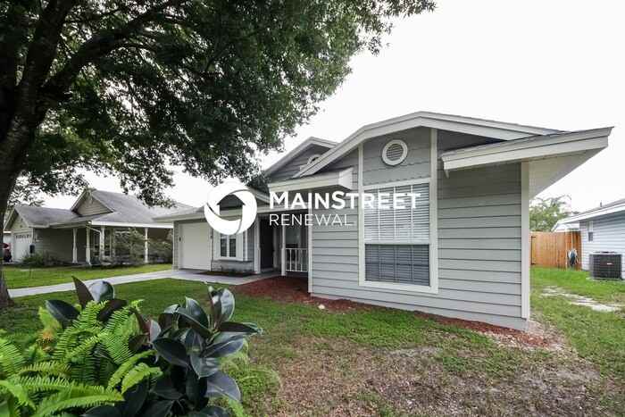 1728 Dorset Dr - Photo 2 of 15