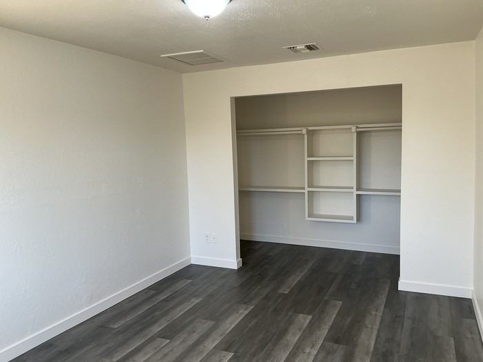 2935 W Garfield St - Photo 6 of 9