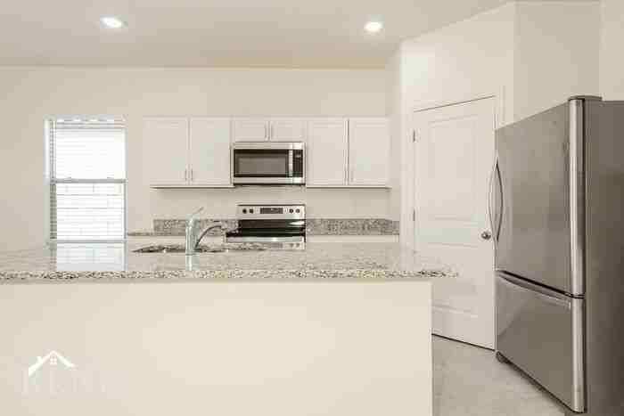 35326 W San Capistrano Ave - Photo 5 of 19