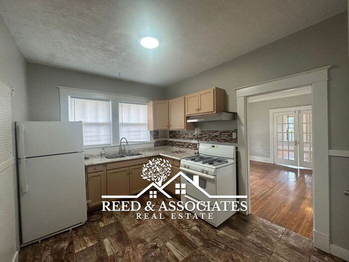 855 N Willett St #101 - Photo 4 of 14