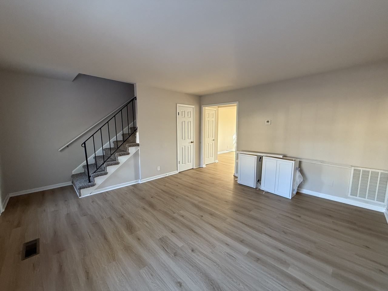 534 Olde Greenwich Circle - Photo 4 of 34