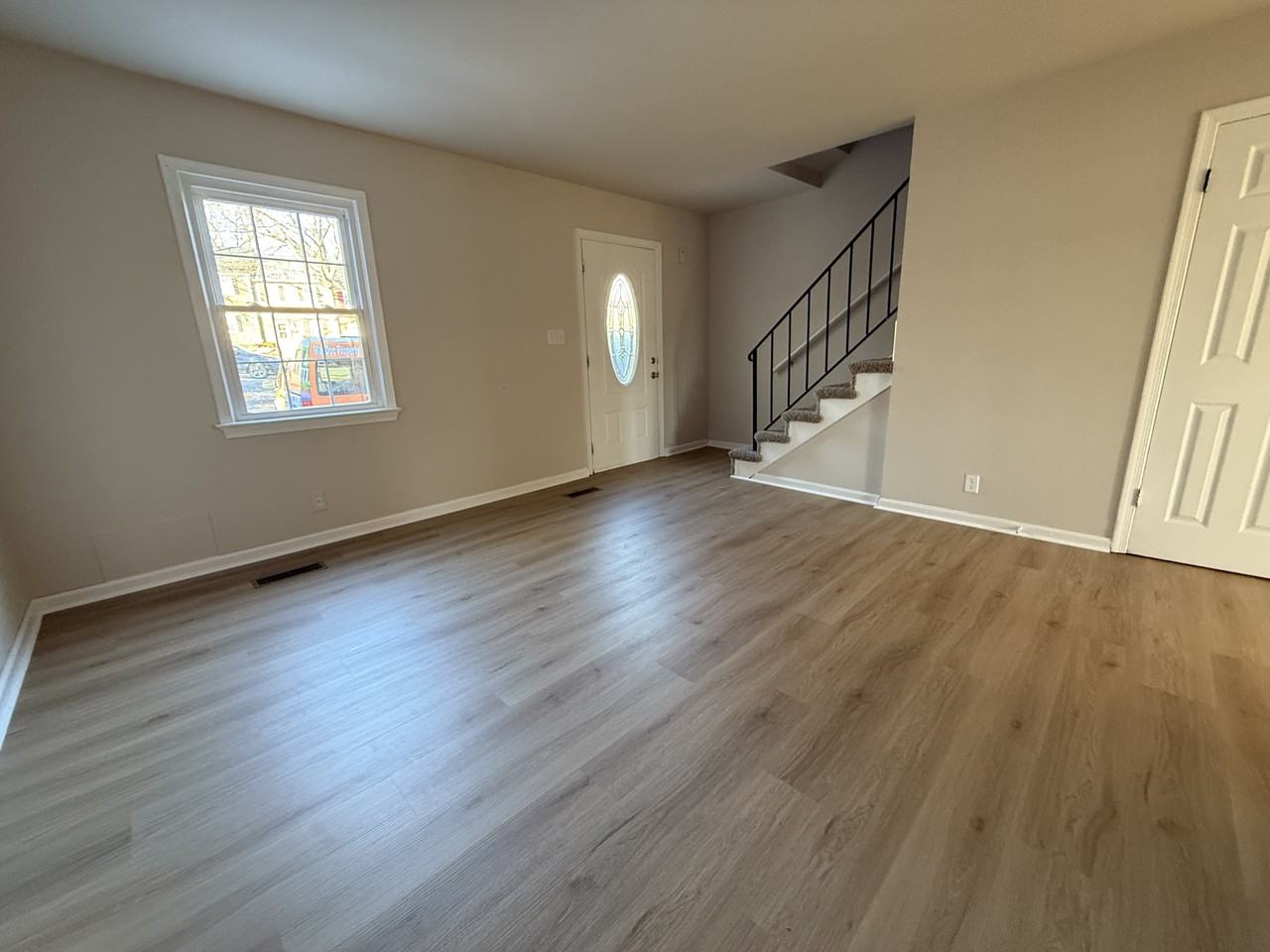 534 Olde Greenwich Circle - Photo 5 of 34