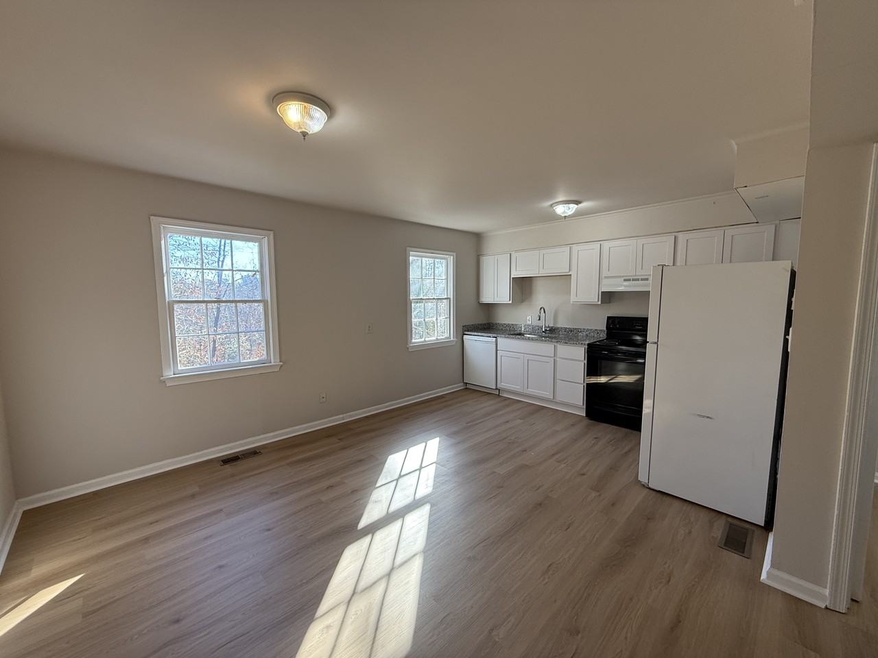 534 Olde Greenwich Circle - Photo 7 of 34