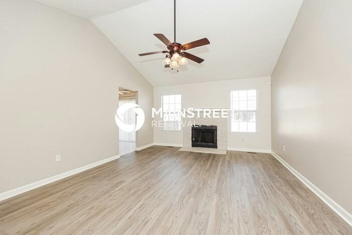 620 Cedar Bend Ln - Photo 4 of 18